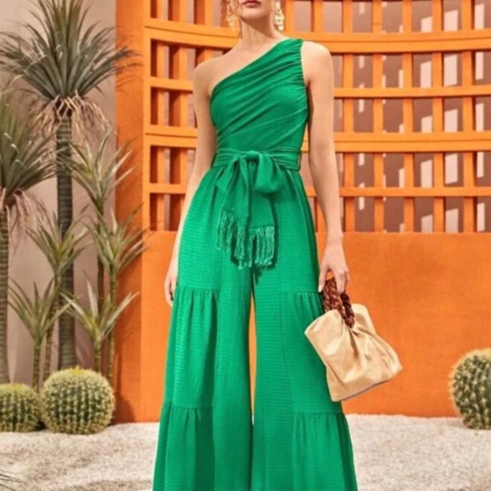 Elegant Green One-Shoulder Jumpsuit